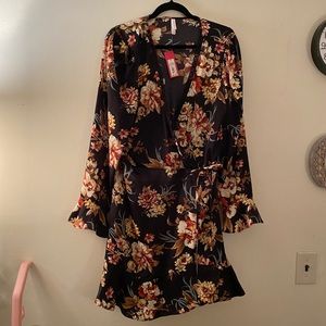 NWT long belle sleeve floral dress